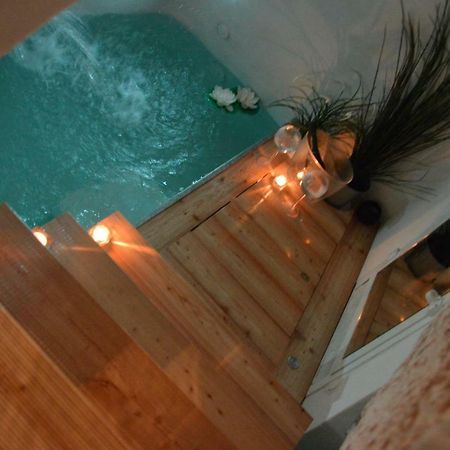 Ostuni 21Mqsuitehomes, Appartamento Con Mini Piscina Privata, Appartamenti Con Vasca Idromassaggio & Appartamenti Standard Остуни Экстерьер фото