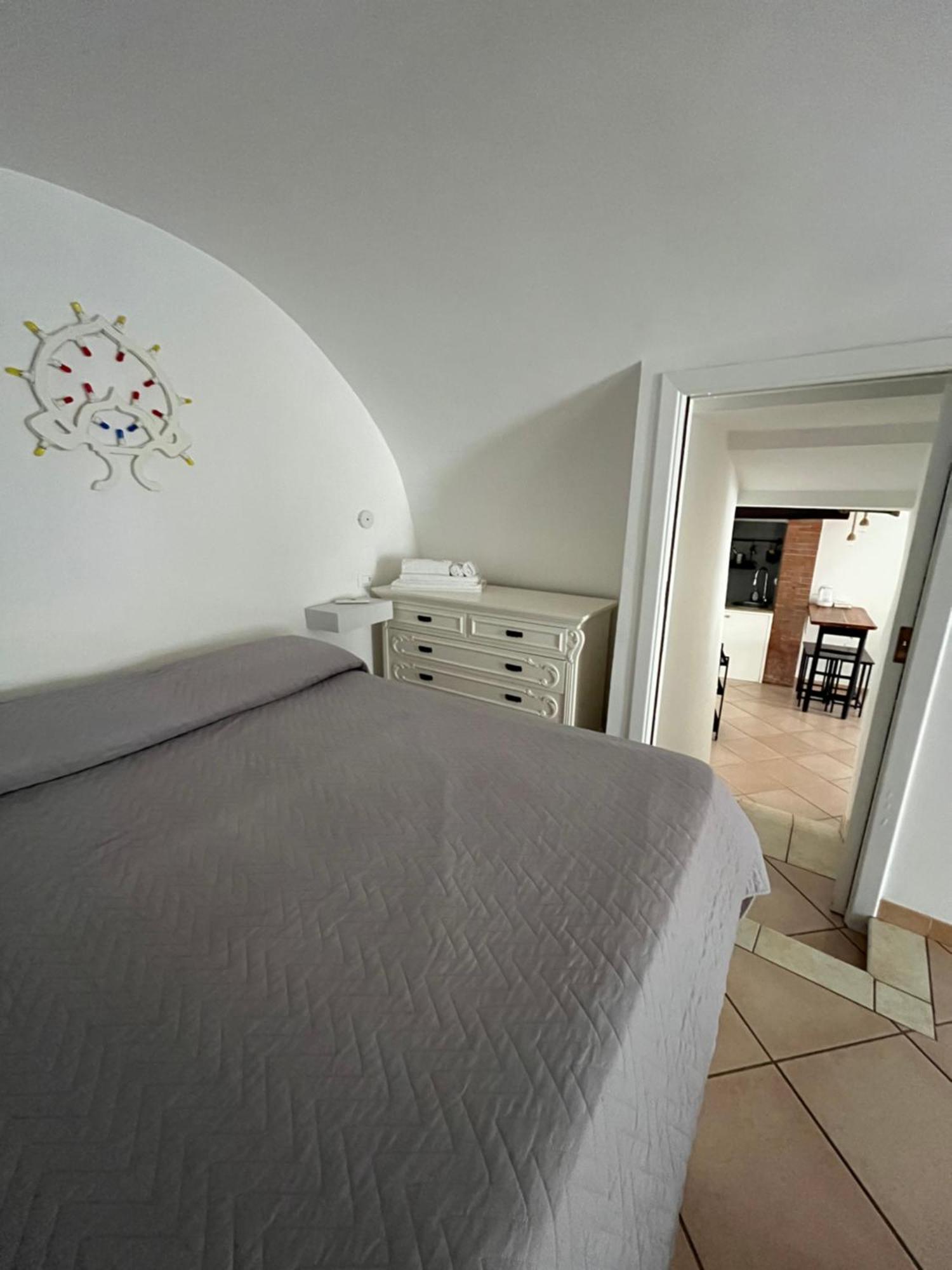 Ostuni 21Mqsuitehomes, Appartamento Con Mini Piscina Privata, Appartamenti Con Vasca Idromassaggio & Appartamenti Standard Остуни Экстерьер фото