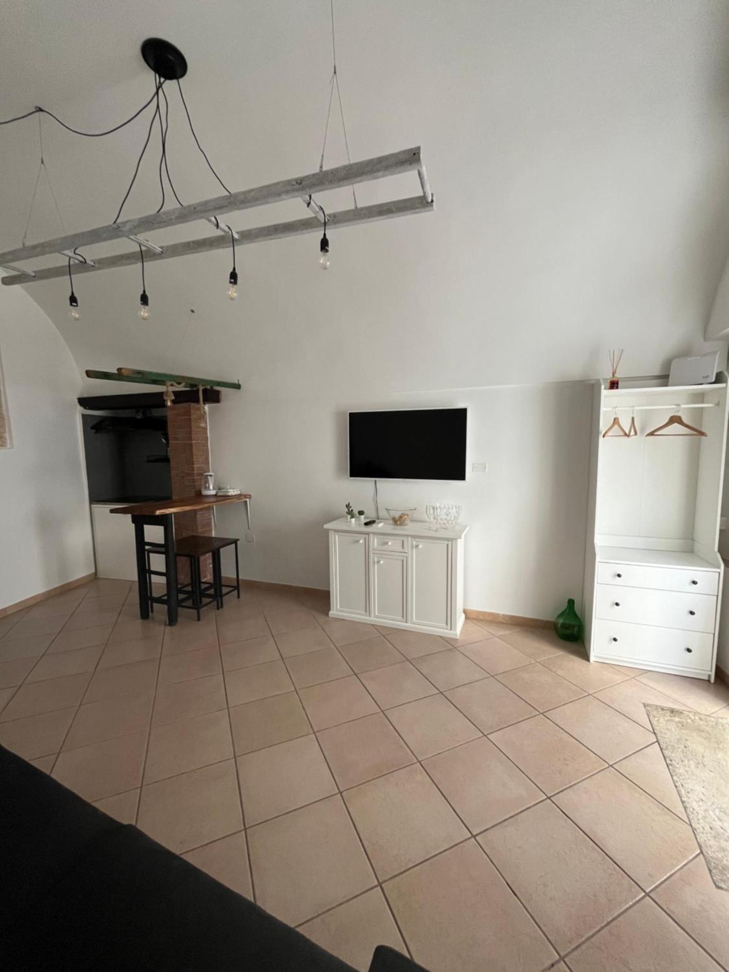 Ostuni 21Mqsuitehomes, Appartamento Con Mini Piscina Privata, Appartamenti Con Vasca Idromassaggio & Appartamenti Standard Остуни Экстерьер фото