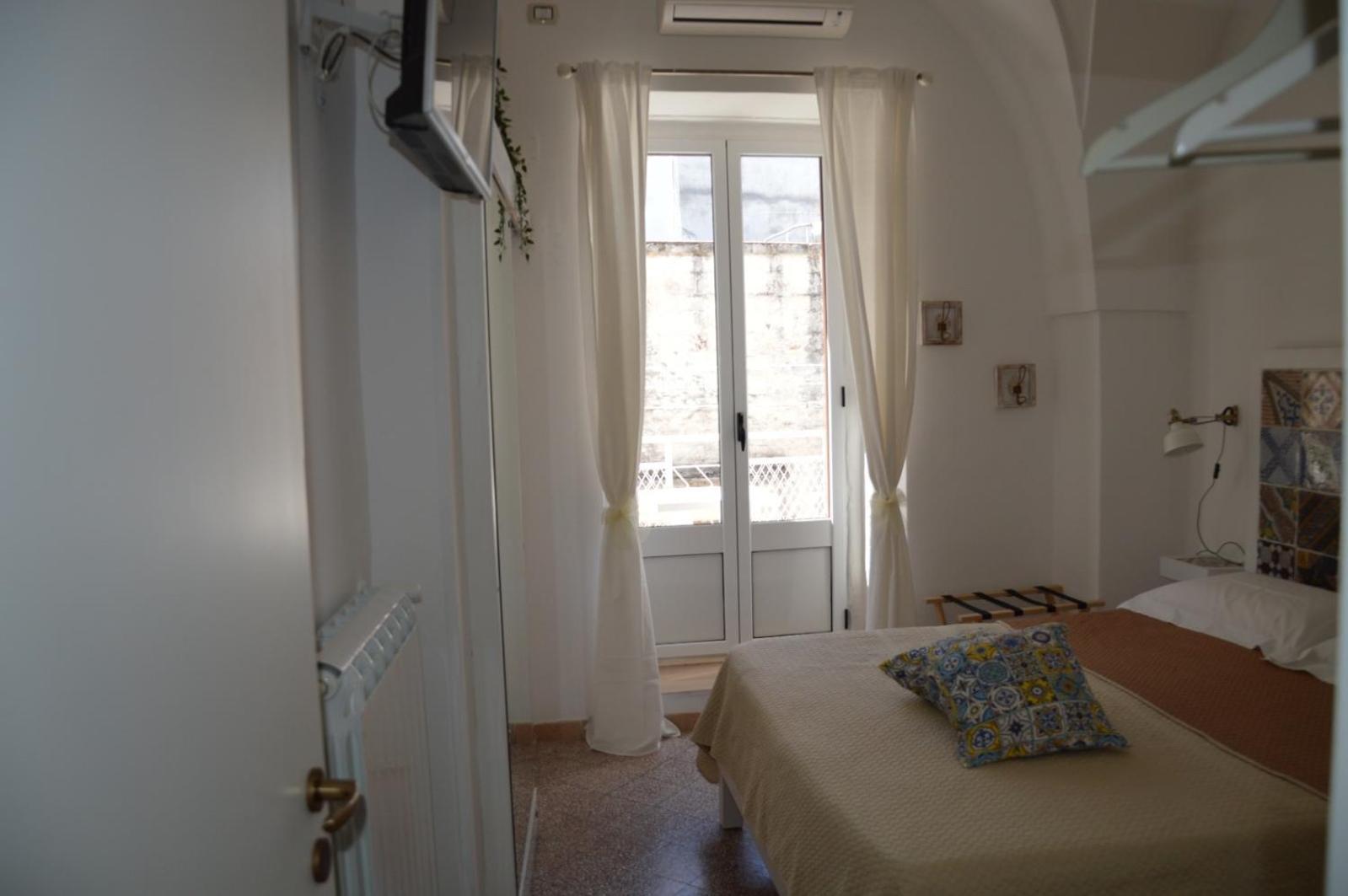 Ostuni 21Mqsuitehomes, Appartamento Con Mini Piscina Privata, Appartamenti Con Vasca Idromassaggio & Appartamenti Standard Остуни Экстерьер фото