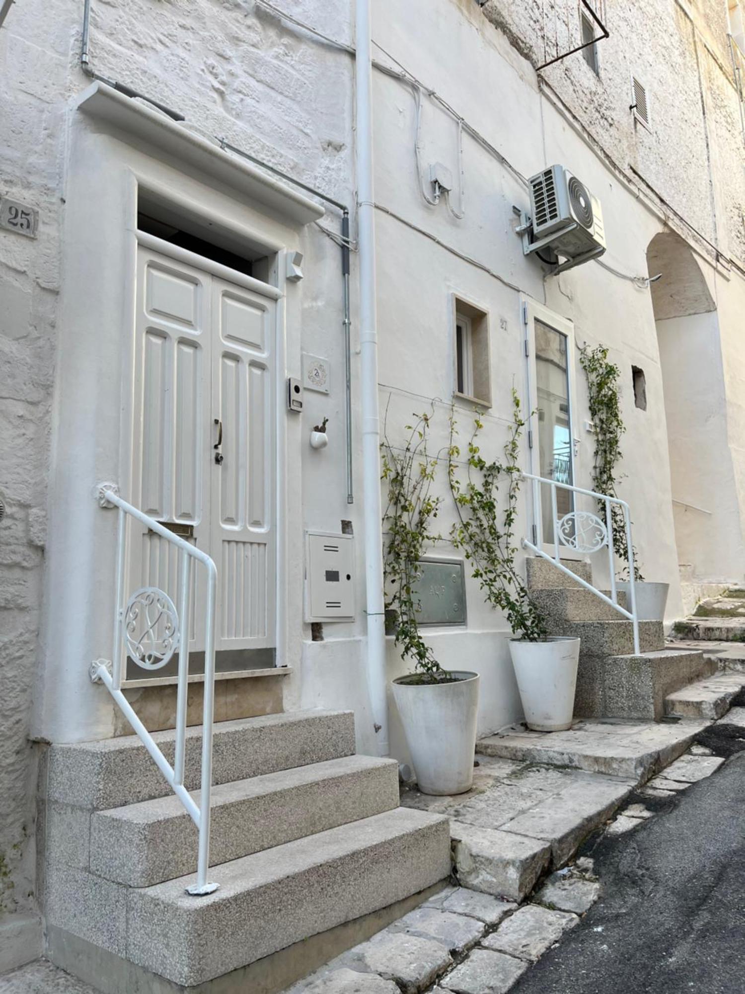 Ostuni 21Mqsuitehomes, Appartamento Con Mini Piscina Privata, Appartamenti Con Vasca Idromassaggio & Appartamenti Standard Остуни Экстерьер фото