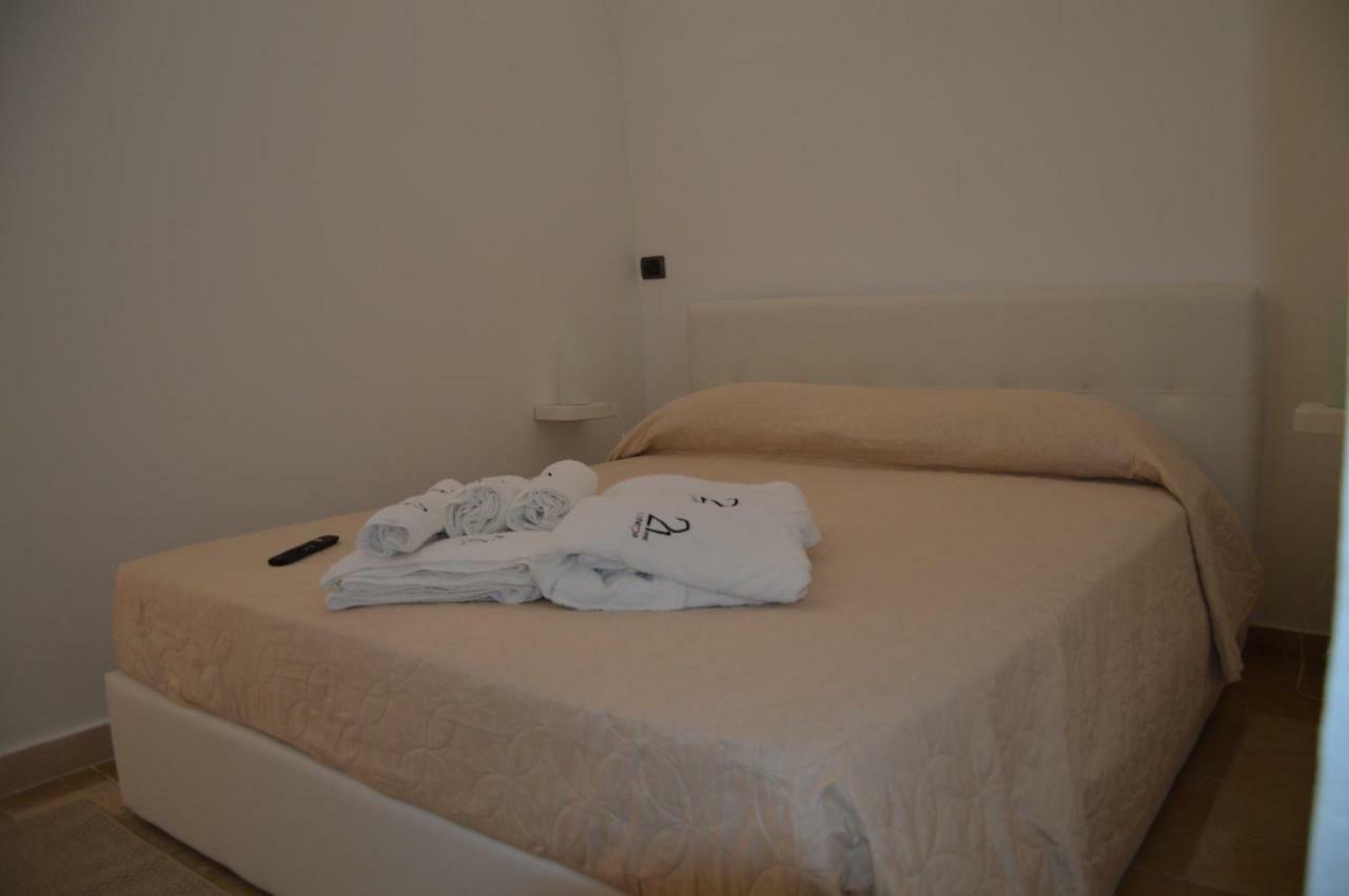 Ostuni 21Mqsuitehomes, Appartamento Con Mini Piscina Privata, Appartamenti Con Vasca Idromassaggio & Appartamenti Standard Остуни Экстерьер фото